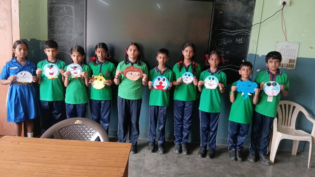 v_sainik's tweet image. Mask making competition under CLA(PRIMARY DEPARTMENT)
#Handsonlearning
#learningwithfun
#creativelearning
@KVS_HQ
@kvsrodelhi
@EduMinOfIndia