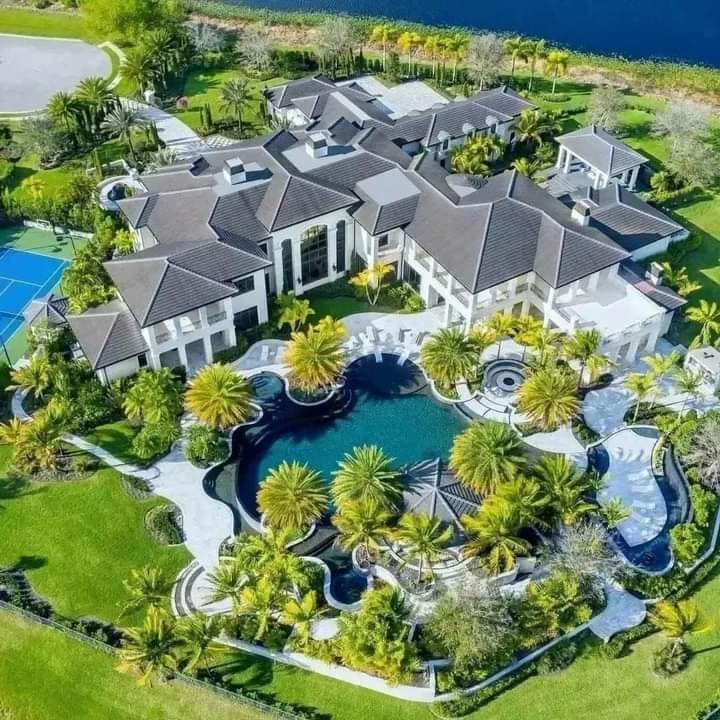 Stunning Mansion in Delray Beach, Florida!