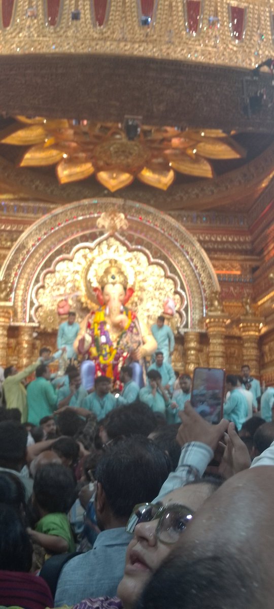 Prerna__84's tweet photo. Next Year Come Soon 😍😊 #GaneshChaturthi #GanpatiBappaMorya #पुढच्यावर्षीलवकरया #गणपति_बप्पा_मोरया #अनंतचतुर्दशी #AnantChaturdashi  काही चुकल आमचं तर माफ करा #GanpatiVisarjan #Ganpativisarjan2025 #AnantChaturdashi2025 https://t.co/6Ldij67EsF