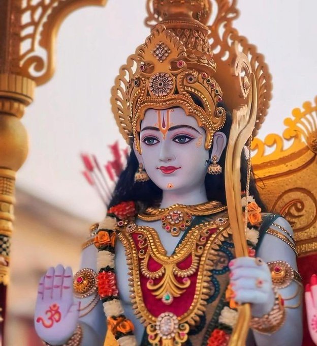 "हरति दुःखानि,पापानि यःस हरिः"
अर्थात जो हमारे दुःखों को,पापों को हरने वाला है,वह हरि(ईश्वर) है।

हरि के अनंत स्वरूप अनंत कथाएँ हैं, कहते भी हैं...
"हरि अनंत,हरि कथा अनंता"

उनकी लीलाओं का,गुणों का वर्णन करें तो कथा विराम लेती है,विश्राम लेती है परंतु कभी समाप्त नहीं होती +++