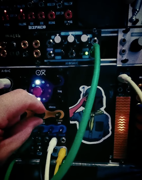 #Ambient w/ #OxiCoral, bhrngr 2600 osc, Pro1, #belaGliss, MosaicLFO, sec by #digitakt #ambientmusic  #modularsynth youtube.com/shorts/1B3JOL4…