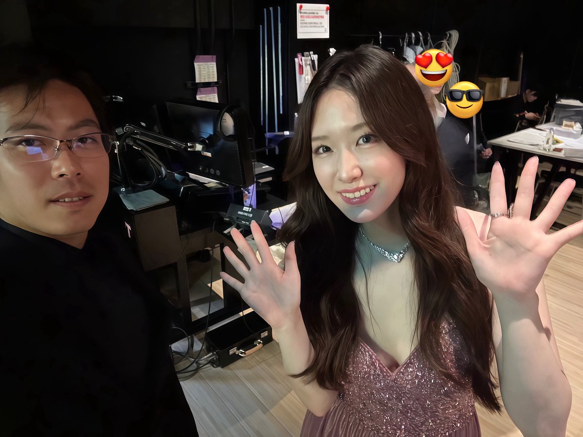 本日は✨
YouTubeでピアノ演奏をしてくれている乾君に声をかけていただき
JA茨木市合併50周年の式典で30分のコンサート🎶させていただきました。

おめでとう御座います㊗️🎊✨✨

東国原元知事のお話がおもしろくて、楽屋でゲラゲラ笑った😂