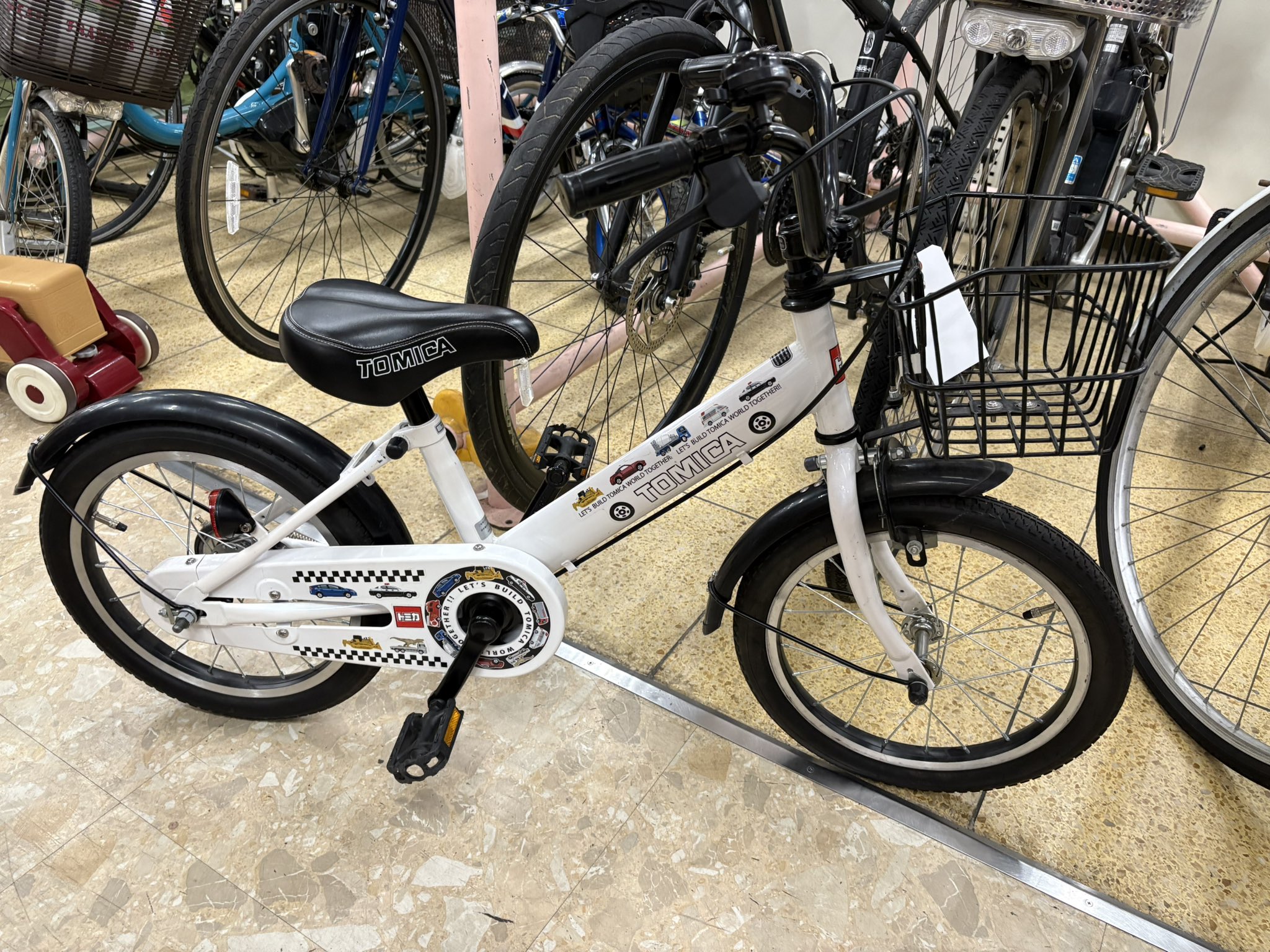 16inch自転車 ホワイト スウィツスポート 16型折り畳み自転車（ライト付） | シャディ