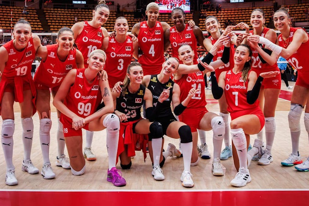 🇹🇷 Yarın Tarihimizdeki İlk Dünya Şampiyonası Finaline Çıkacağız

📌 Finalde rakibimiz 🇮🇹 İtalya - Brezilya 🇧🇷 maçının kazananı olacak

⚡️ Final - Yarın TSİ 15.30 - TRT 1