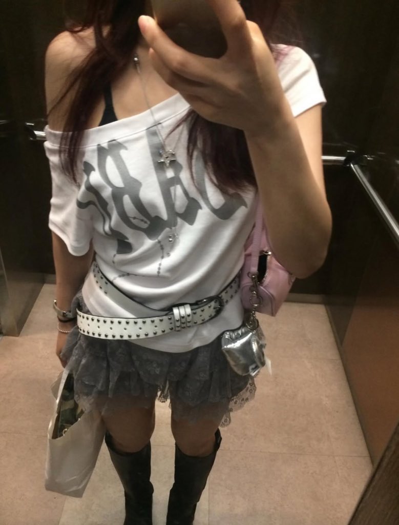 prevnseoul's tweet image. Setupexe baby wide neck top ลด 30% +คูปอง ลดเหลือ 1050.- รวมส่งฟรี (มัดจำ 550.-) 🎬 ☆⋆｡

✖️time sale ปิดพรี 21:00 น. ของวันที่ 7.09
#setupexe #พรีsetupexe #พรีออเดอร์เกาหลี