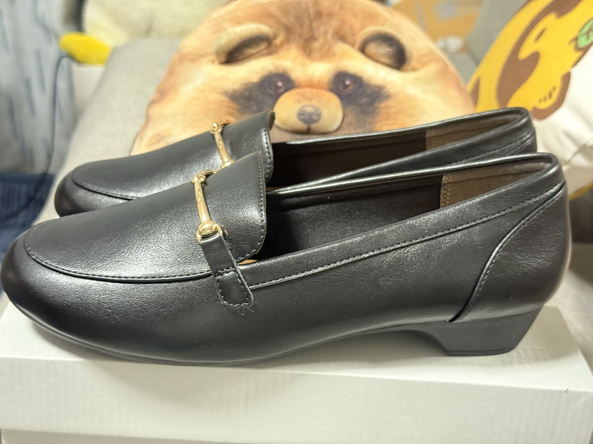 tanukichi1224's tweet photo. ABC-MARTさんでお迎えしたビット付きローファーが届いたぬ₍ᐢ⓿ᴥ⓿ᐢ₎
そのお店ではサイズが完売してて、同じ型の別のローファーを履いて問題がなかったのでお取り寄せしてもらったぬ🐾
ヒールが3cmなので歩きやすそう✨(そもそも背が高いのでフラットが好き)
春と秋に活躍するかな🥰
#ABC_MART https://t.co/HjQBkJaaT8