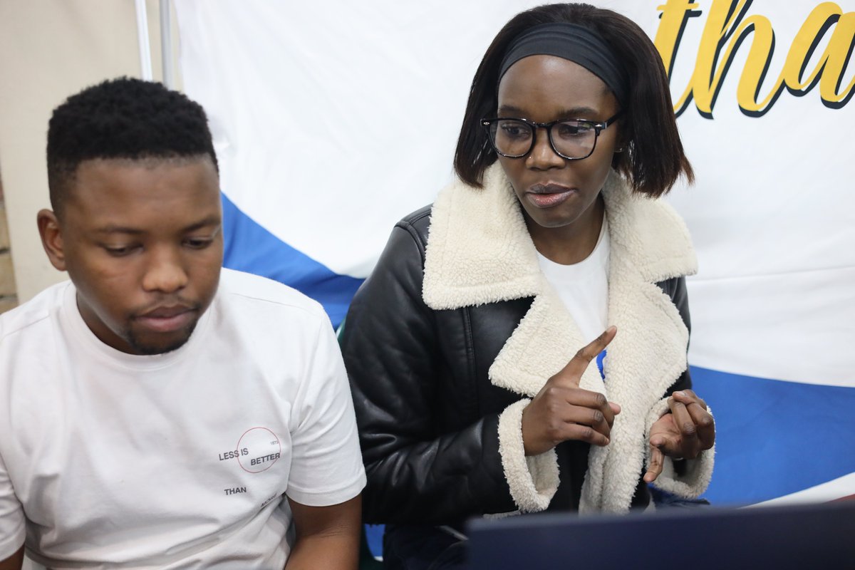 Geekulcha's tweet photo. S/O to all the mentors that have been guiding teams throughout the hackathon in Emalahleni.
#Telkom10XHack #TelkomLearn #TelkomFutureMakers https://t.co/JOzd2RbUzE