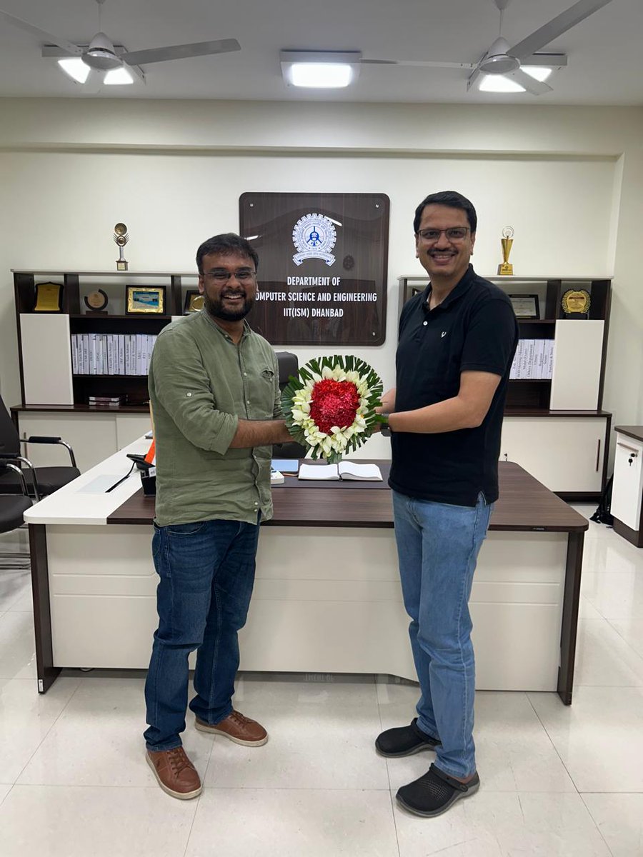 cse_iitism's tweet image. The Interaction Session on “How to Prepare for Upcoming Placement & Internship” by Mr. Sanjib Biswas and Mr. Ashay Sinha from Microsoft, hosted by CSE Society, IIT (ISM) Dhanbad, was a great success! 🌟 Students gained valuable insights into career prep and placement strategies.