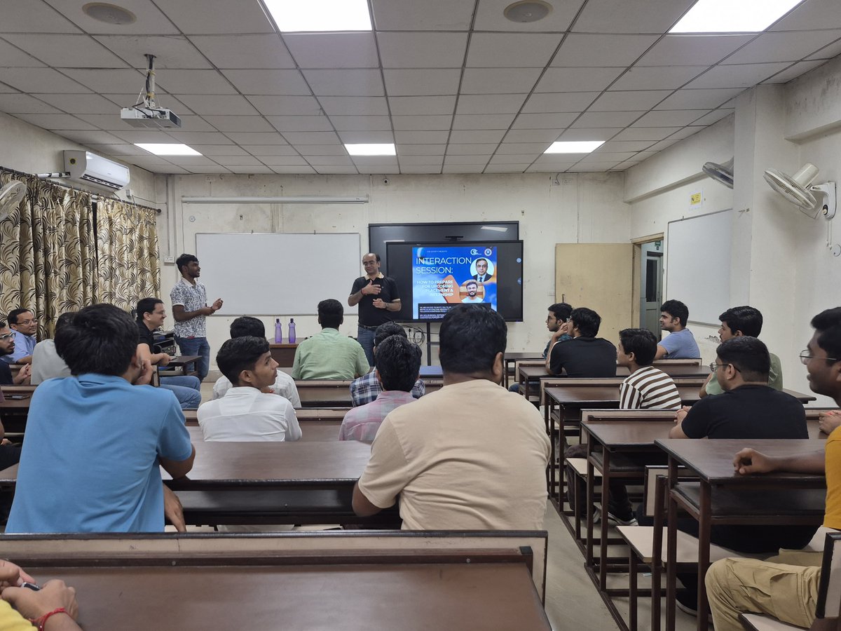 cse_iitism's tweet image. The Interaction Session on “How to Prepare for Upcoming Placement & Internship” by Mr. Sanjib Biswas and Mr. Ashay Sinha from Microsoft, hosted by CSE Society, IIT (ISM) Dhanbad, was a great success! 🌟 Students gained valuable insights into career prep and placement strategies.
