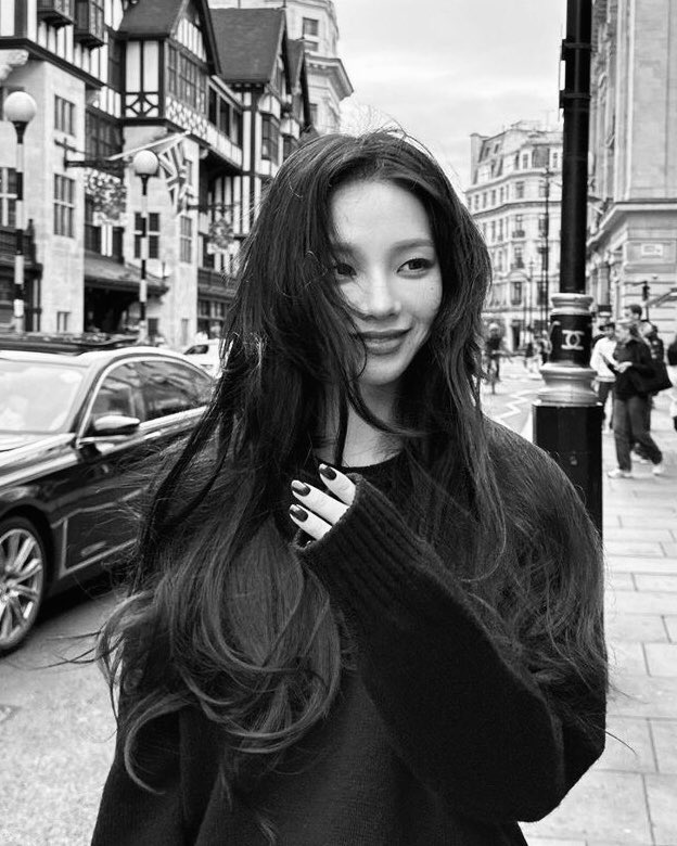 chryseIla's tweet image. ㅤ  ️️ ️️ 

ㅤ  ️️ ️️ 𝟥𝟢𝟢 𝖽𝖺𝗒𝗌 𝗈𝖿 𝗈𝗋𝖻𝗂𝗍𝗂𝗇𝗀 𝖺𝗋𝗈𝗎𝗇𝖽 𝗒𝗈𝗎𝗋 𝗀𝗋𝖺𝗏𝗂𝗍𝗒 
ㅤ  ️️ ️️ 𝖺𝗇𝖽 𝖨’𝗏𝖾 𝗇𝖾𝗏𝖾𝗋 𝗐𝖺𝗇𝗍𝖾𝖽 𝗍𝗈 𝖿𝗅𝗈𝖺𝗍 𝖺𝗐𝖺𝗒. 🤍

ㅤ  ️️ ️️