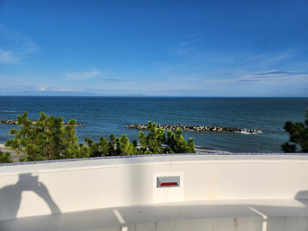 ディスカバリーパーク焼津 天文科学館 屋上展望スペース(静岡県焼津市)
2025/09/06撮影[リアルタイム投稿]
海！