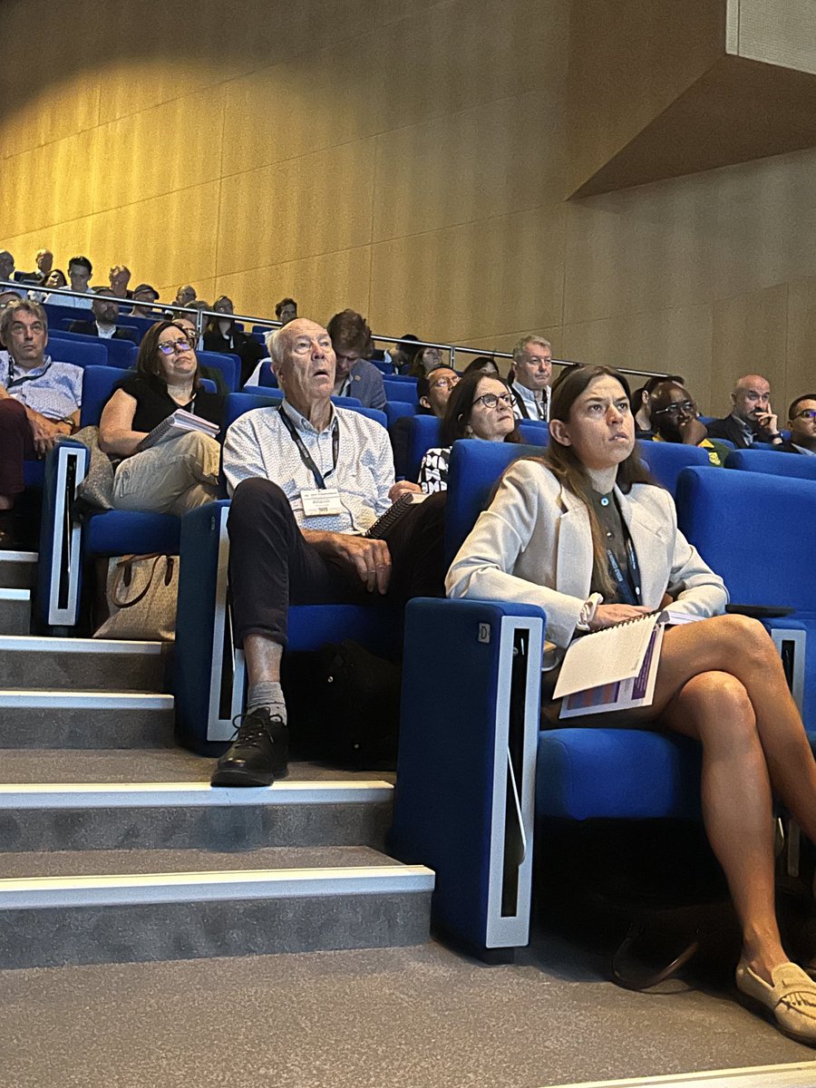 François Chollet (@francoischollet) on Twitter photo Heureux de représenter <a href="/jlmoudenc/">Jean-Luc Moudenc</a> pour l’ouverture de Hydrocephalus 2025. Neurosciences, technologie, médecine de haut niveau. Soignants. ingénieurs, chercheurs, étudiants de 30 nationalités étaient au rendez-vous <a href="/Toulouse/">Toulouse - Mairie et Métropole</a> ainsi que des familles de patients. Heureux de représenter <a href="/jlmoudenc/">Jean-Luc Moudenc</a> pour l’ouverture de Hydrocephalus 2025. Neurosciences, technologie, médecine de haut niveau. Soignants. ingénieurs, chercheurs, étudiants de 30 nationalités étaient au rendez-vous <a href="/Toulouse/">Toulouse - Mairie et Métropole</a> ainsi que des familles de patients.