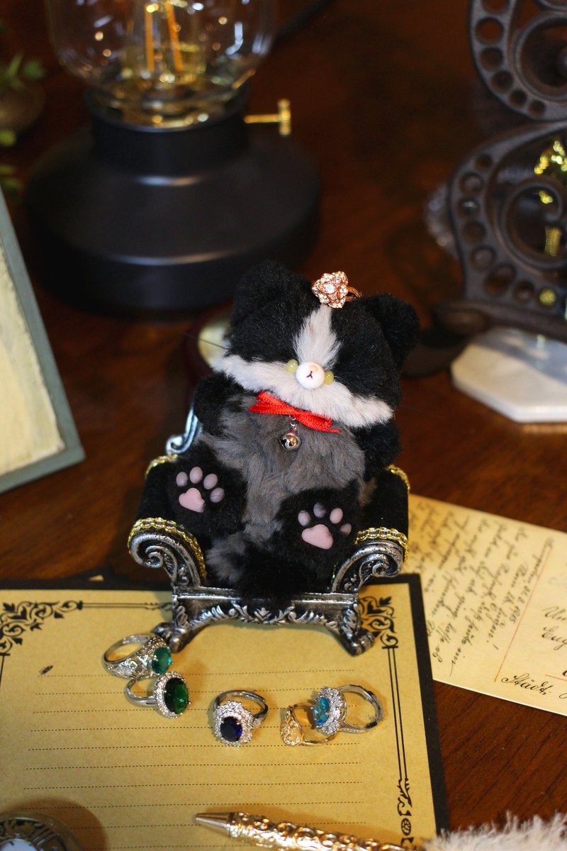 동서양 어느 배경이든 다 잘어울리는🐾