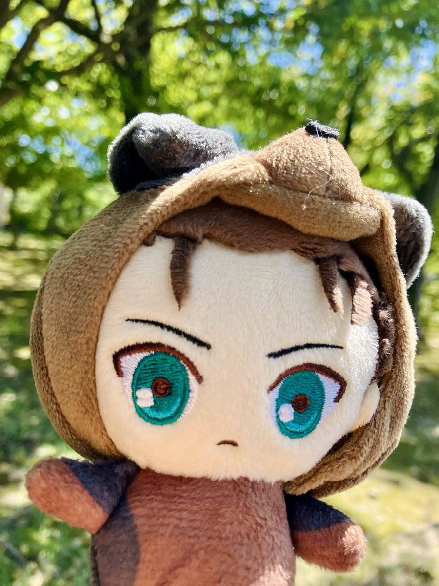 紅茶のシロップ付きの桃のかき氷と☺️🐶🍧
今日はとてもお天気が良くてアチチでした！木陰が気持ちいい❣️

 #えれわんと一緒