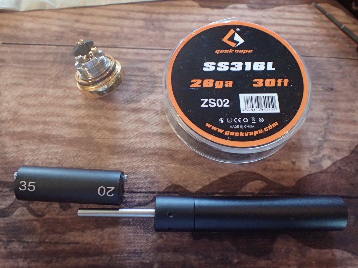 CTHRAG_YASKA's tweet image. さて、#MECHVAPE #PARAMOUR で温度管理モード。SS316L、26ga、3.5mm、9lap、0.73ohm？

あー、MECHVAPEの温度管理モード、めっちゃ怖い！スタートは80wなん？

パフボタン押すと10wとかに下がるけど、下がらなかったら一発でイガるぞ………

やっぱり、ワットモード(18w)で使おう。_(:3 」∠)_

#vape