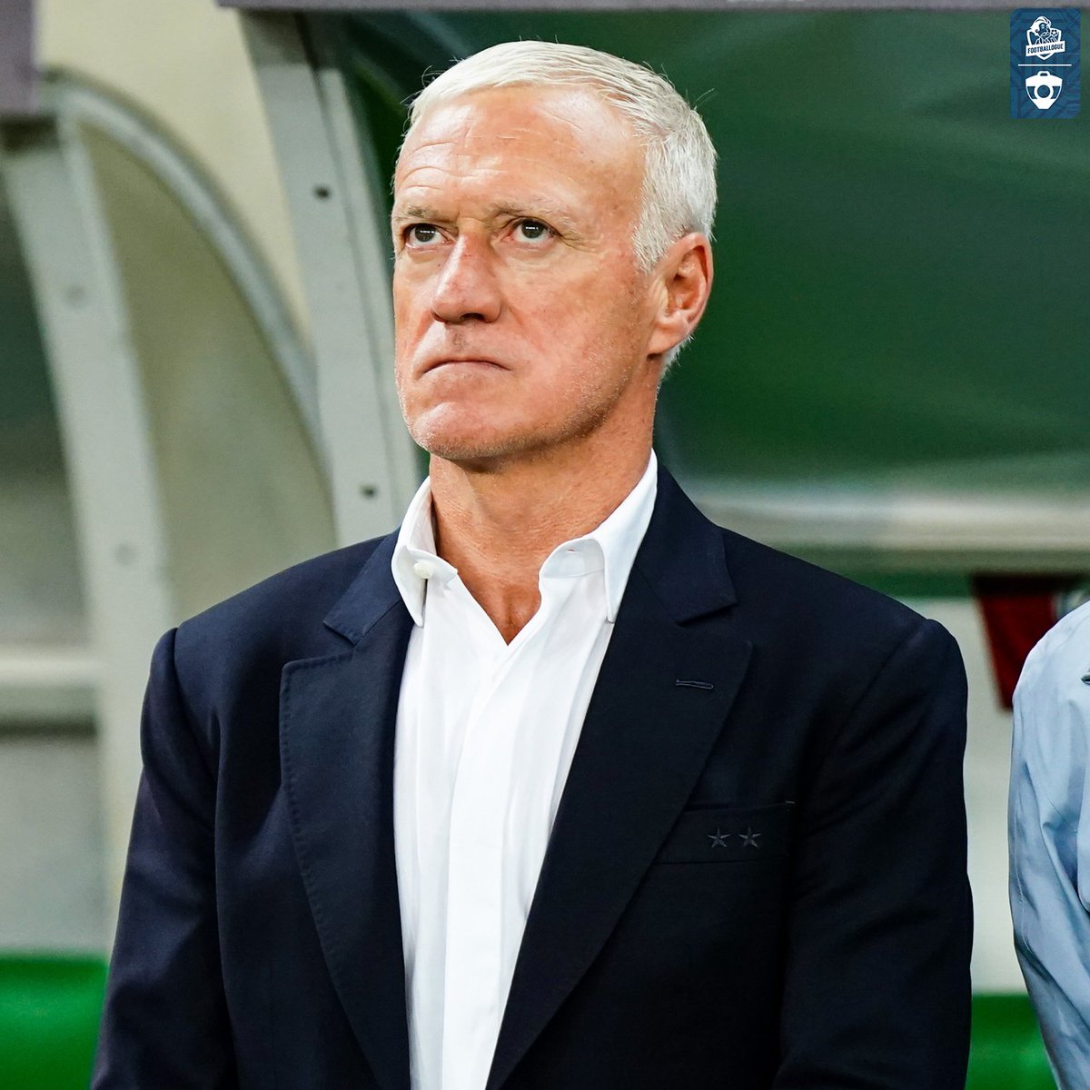 Footballogue's tweet photo. 🔴 𝗟𝗘 𝗣𝗦𝗚 𝗦𝗘𝗥𝗔𝗜𝗧 𝗙𝗨𝗥𝗜𝗘𝗨𝗫 𝗦𝗨𝗜𝗧𝗘 𝗔̀ 𝗟'𝗘𝗡𝗧𝗥𝗘́𝗘 𝗗𝗘 𝗗𝗘𝗠𝗕𝗘́𝗟𝗘́ 𝗛𝗜𝗘𝗥 𝗦𝗢𝗜𝗥 ! 😡😡

Avant même le rassemblement, le club aurait prévenu le staff de l'équipe de France de ne pas le faire jouer...

"𝗖’𝗲𝘀𝘁 𝗰𝗼𝗺𝗽𝗹𝗲̀𝘁𝗲𝗺𝗲𝗻𝘁 𝗳𝗼𝘂 𝗱𝗲 𝗹’𝗮𝘃𝗼𝗶𝗿 𝗳𝗮𝗶𝘁 𝗷𝗼𝘂𝗲𝗿" estime-t-on à Paris, dans des propos relayés par Le Parisien...

(L'Équipe)
