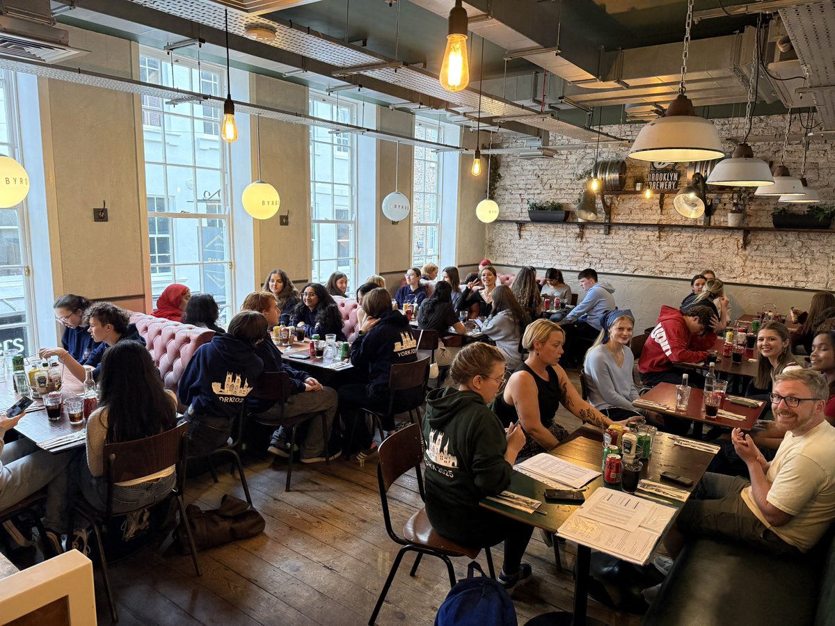 Linlithgow Academy English tweet media