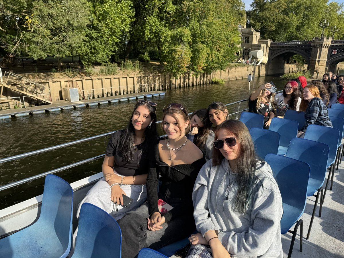 Linlithgow Academy English tweet media