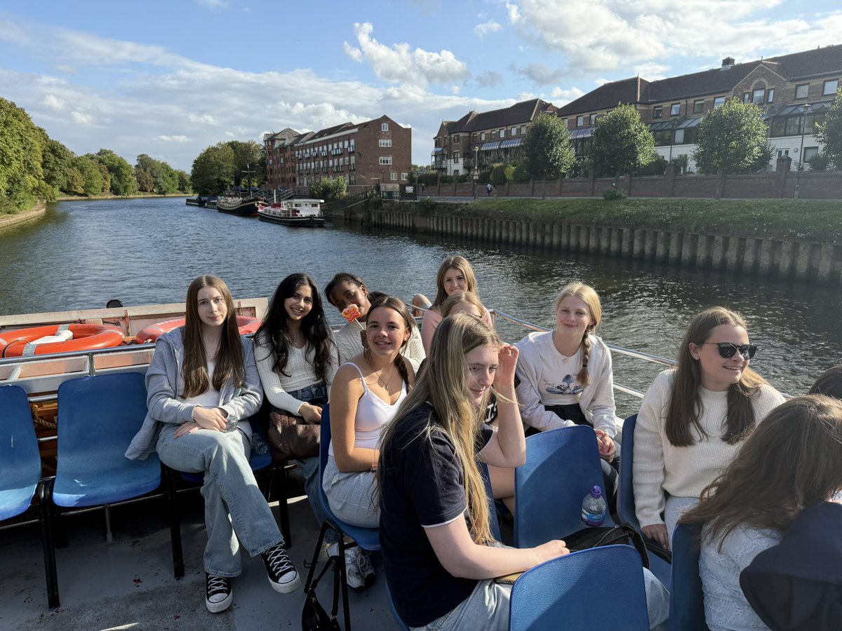 Linlithgow Academy English tweet media