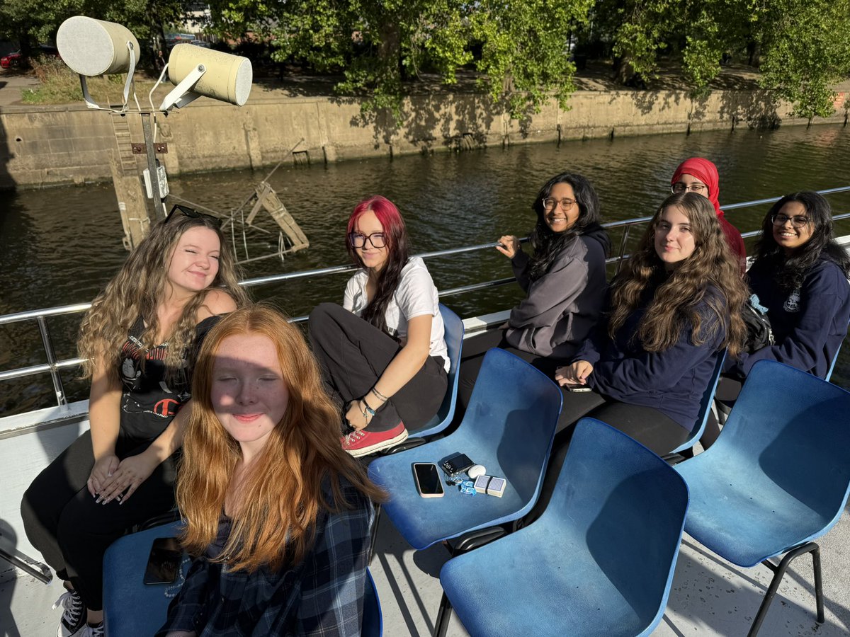 Linlithgow Academy English tweet media