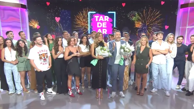 Vertele's tweet photo. 📈 Más audiencias:
👉 #Tardear se despidió del público este viernes con un 8.6% de share y 714.000 espectadores, por debajo de sus competidores de Antena 3 y La 1. Son datos similares a los que venía registrando desde hacía meses
https://t.co/RsnjjIJeXw https://t.co/2R97l0s4U9