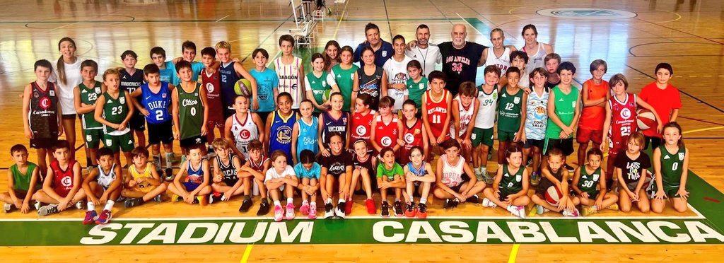 stcbaloncesto's tweet image. Cerramos días de amistad, piscina, comida y dobles sesiones de entrenamiento en #MiniStadium🏀💚⛹️‍♀️⛹️. Una gozada integrar a los nuevos compañeros y familias y mostrarles todo el potencial de las instalaciones de @stcasablancazgz. Gracias a nuestros ENTRENADORES x hacerlo posible!
