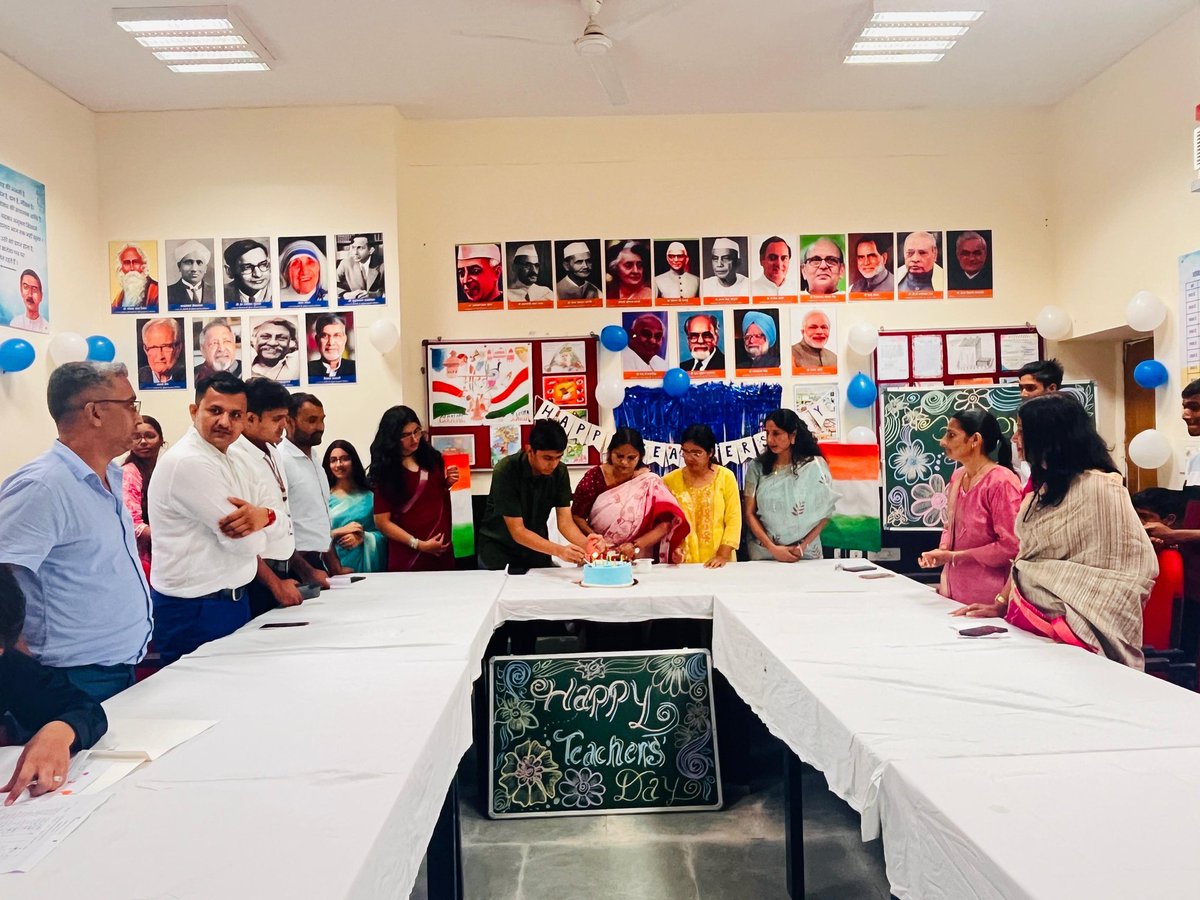 kviitjodhpur's tweet photo. #KVS
Glimpses of celebration of Teacher's day 2025 @kviitj
#TeachersDay2025 #ShikshakDiwas #LearningWithValues @KVS_HQ @kvsrojaipur @samrinq9 @cbseindia29 @ncert @dpradhanbjp https://t.co/eNsK1buzMP