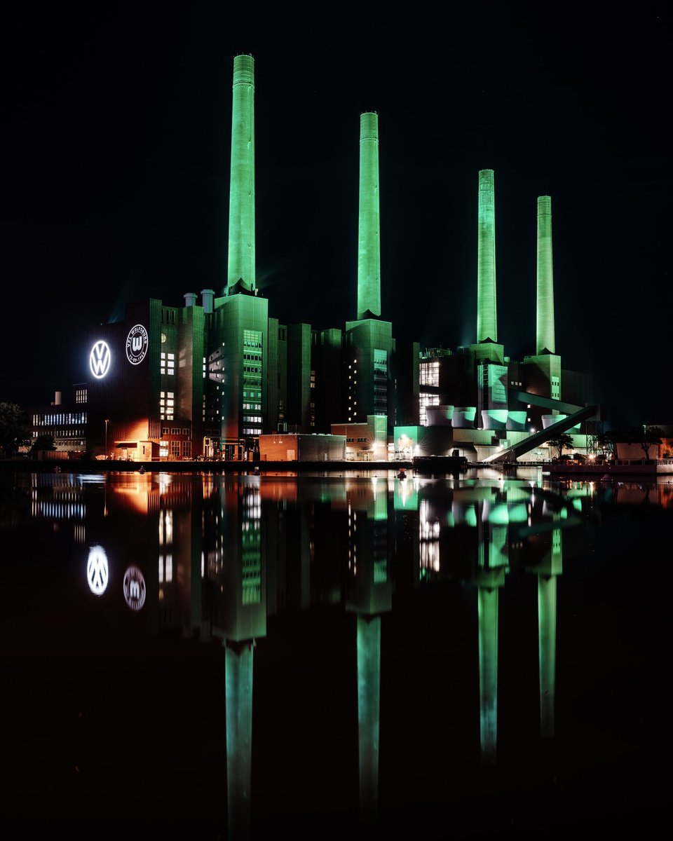 VfL Wolfsburg (@vfl_wolfsburg) on Twitter photo 80 Jahre - Werk, Stadt, Verein. Untrennbar vereint. 🏭🐺💚
#VfLWolfsburg 80 Jahre - Werk, Stadt, Verein. Untrennbar vereint. 🏭🐺💚
#VfLWolfsburg