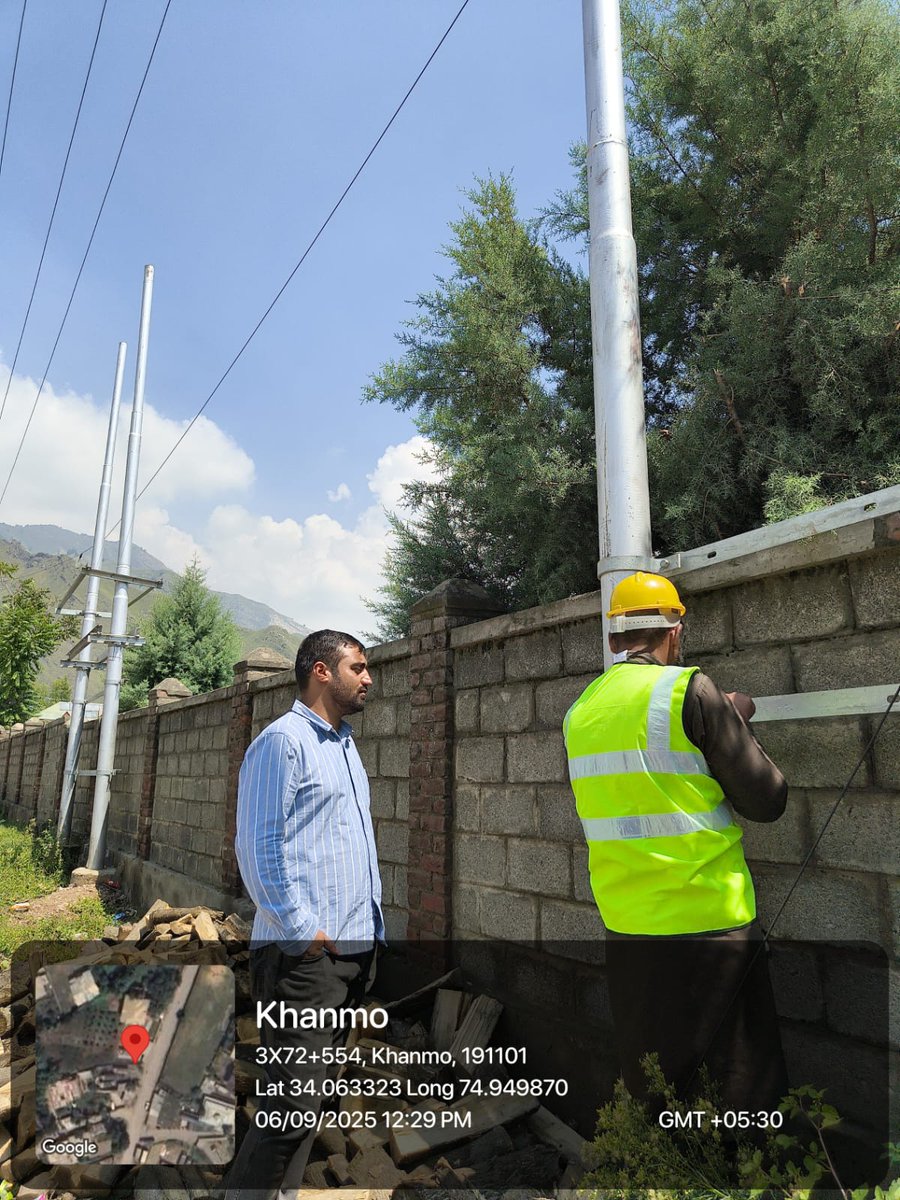 kpdcloffice's tweet photo. Powering Progress DT Structure fitting @ Khonmoh F01 & LT AB Cabling @ Thoker Pura Qazibagh F02 underway under #RDSS Stronger grid, brighter tomorrow
#KPDCL #PoweringChange #EnergyForFuture https://t.co/T1IC7tiL6K