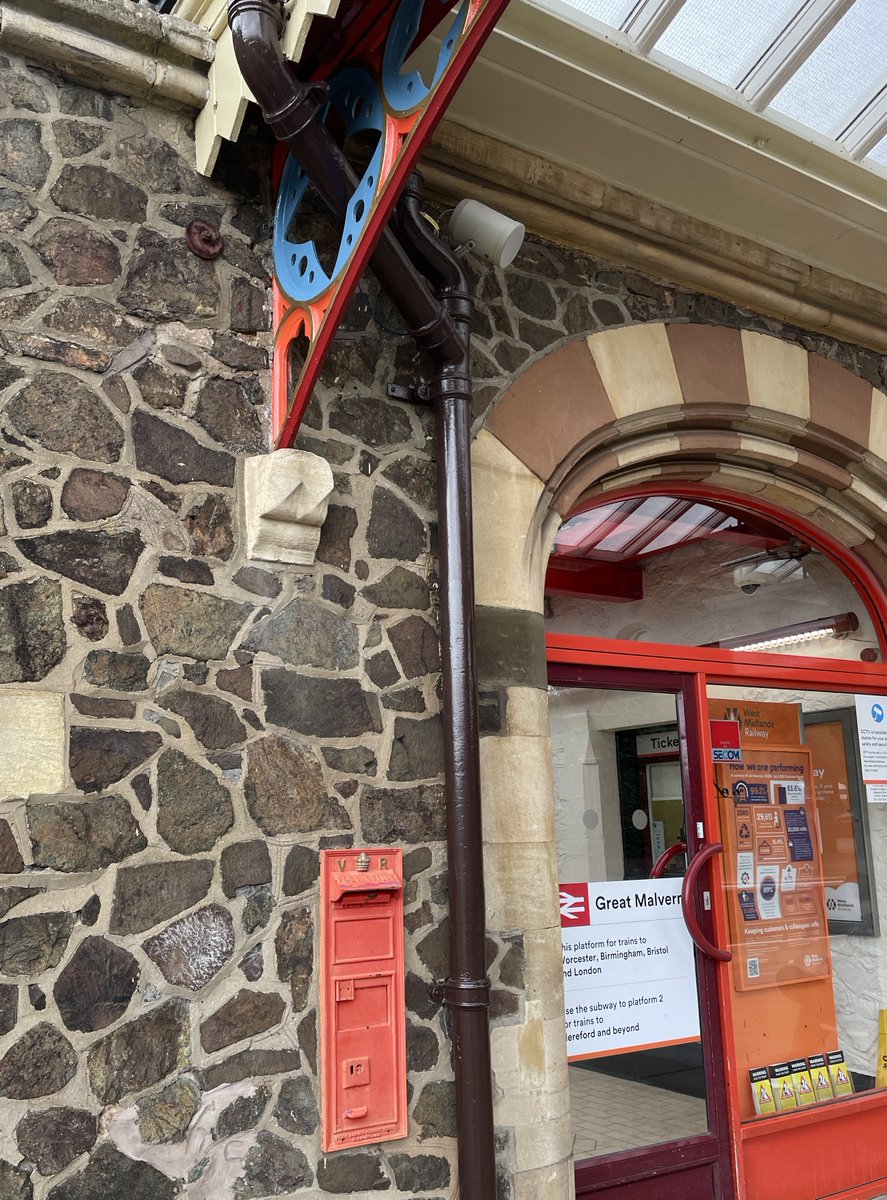 MeredithCatrin's tweet image. Been a while since I did a drop-off here.... #StartOfTerm #PostboxSaturday