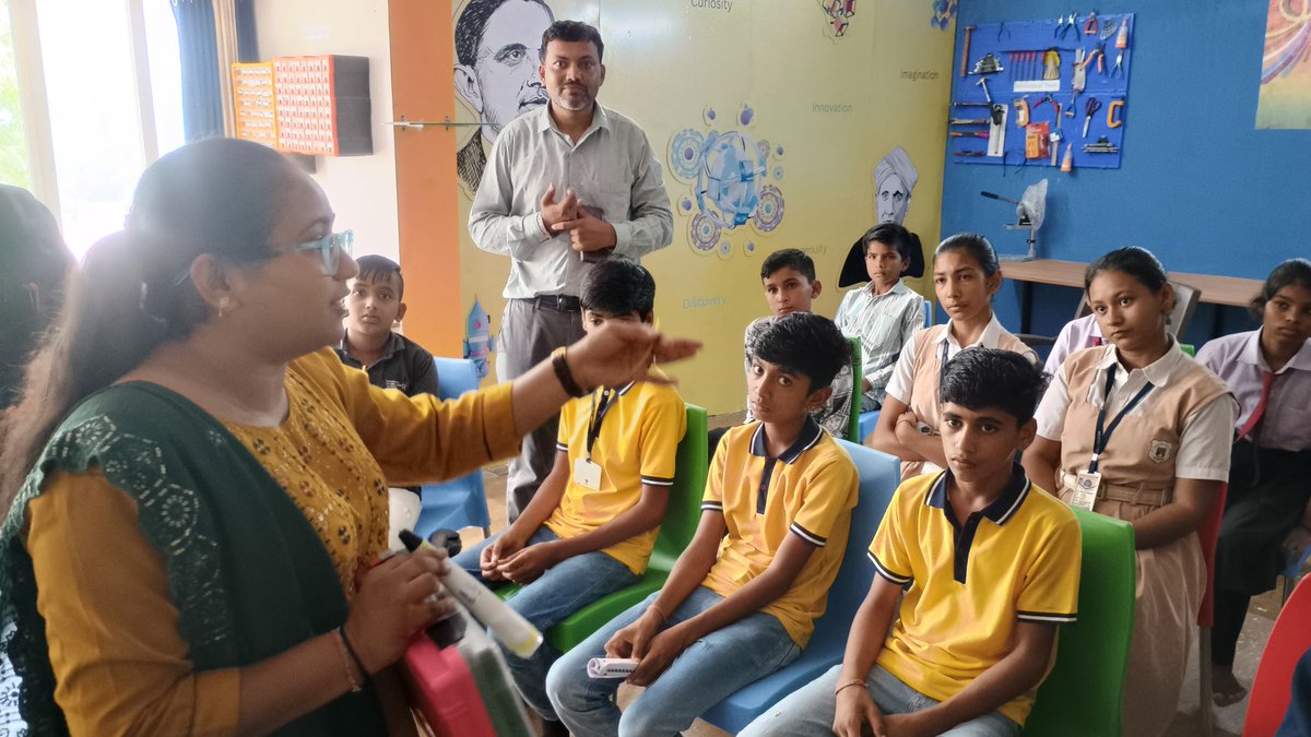 InnovationIP_BK's tweet photo. "Today at IP Lab, students explored the world of creativity with the 3D Pen – turning imagination into reality! ✨🖊️ #Innovation #IPLab #3DPen #Creativity #FutureMinds" https://t.co/JU7NXOPBr9