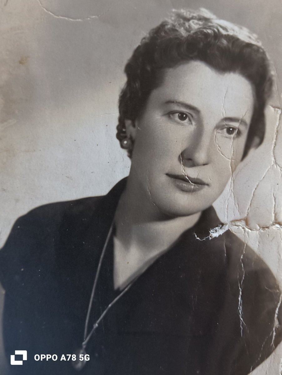 mvila61's tweet photo. @frankmd__ @fedelobont Hola Frank te envío la foto de mi madre fallecida en mi parto nunca llegué a conocerla a ver si me puedes ayudar 
Gracias https://t.co/1SVLIIGbII