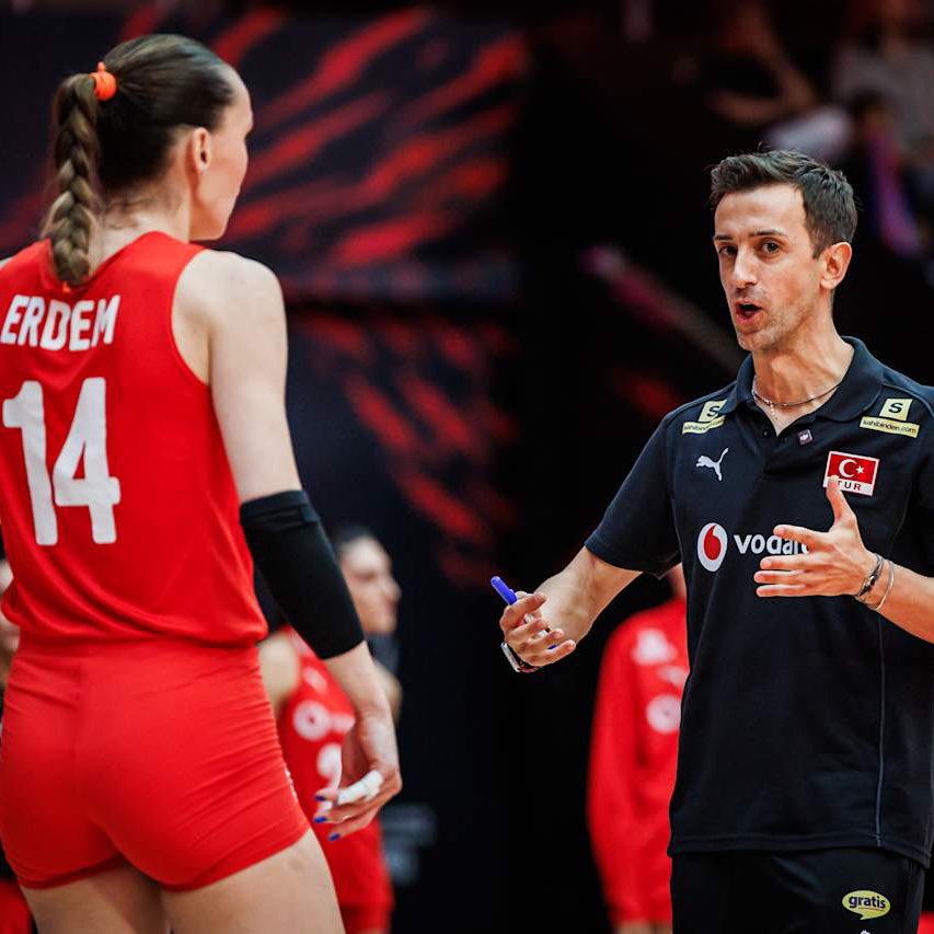 4141sport's tweet photo. 😞 Japonya karşısında ilk seti kaybediyoruz: 25-16

🇯🇵 Japonya 1 - 0 Türkiye 🇹🇷 https://t.co/y6R4hHhD53