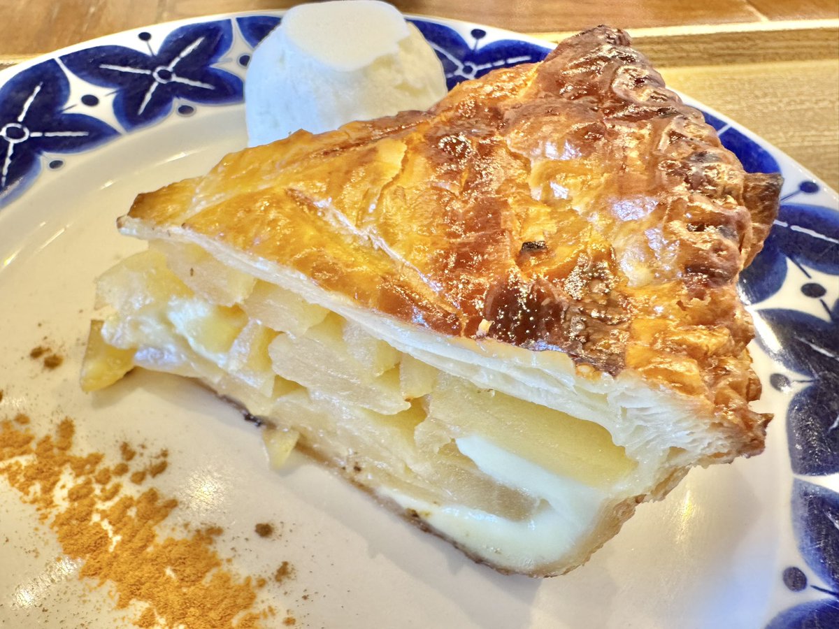 夏休みに酷い夏風邪引いてからずっと調子悪かったけど、やっと全快したから近所でランチしてきた🍴