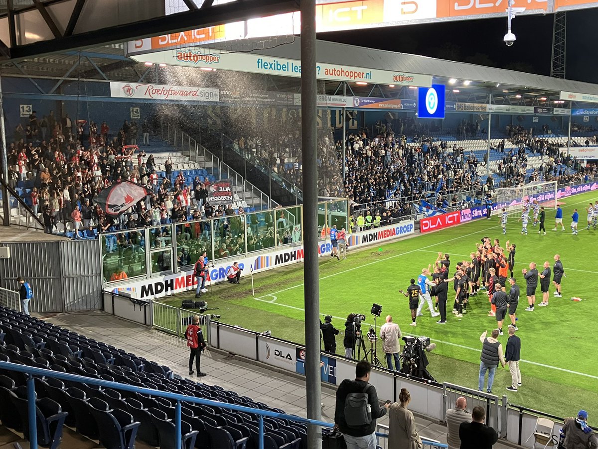 Maandagochtend blikken we in Radio Meerdijk terug op een heerlijk avondje op De Vijverberg. Met Jan de Jonge, <a href="/PimSiegers/">Pim Siegers</a> en <a href="/colinmooijman/">Colin Mooijman</a>. Vragen voor de podcast? Laat het ons weten #fcemmen