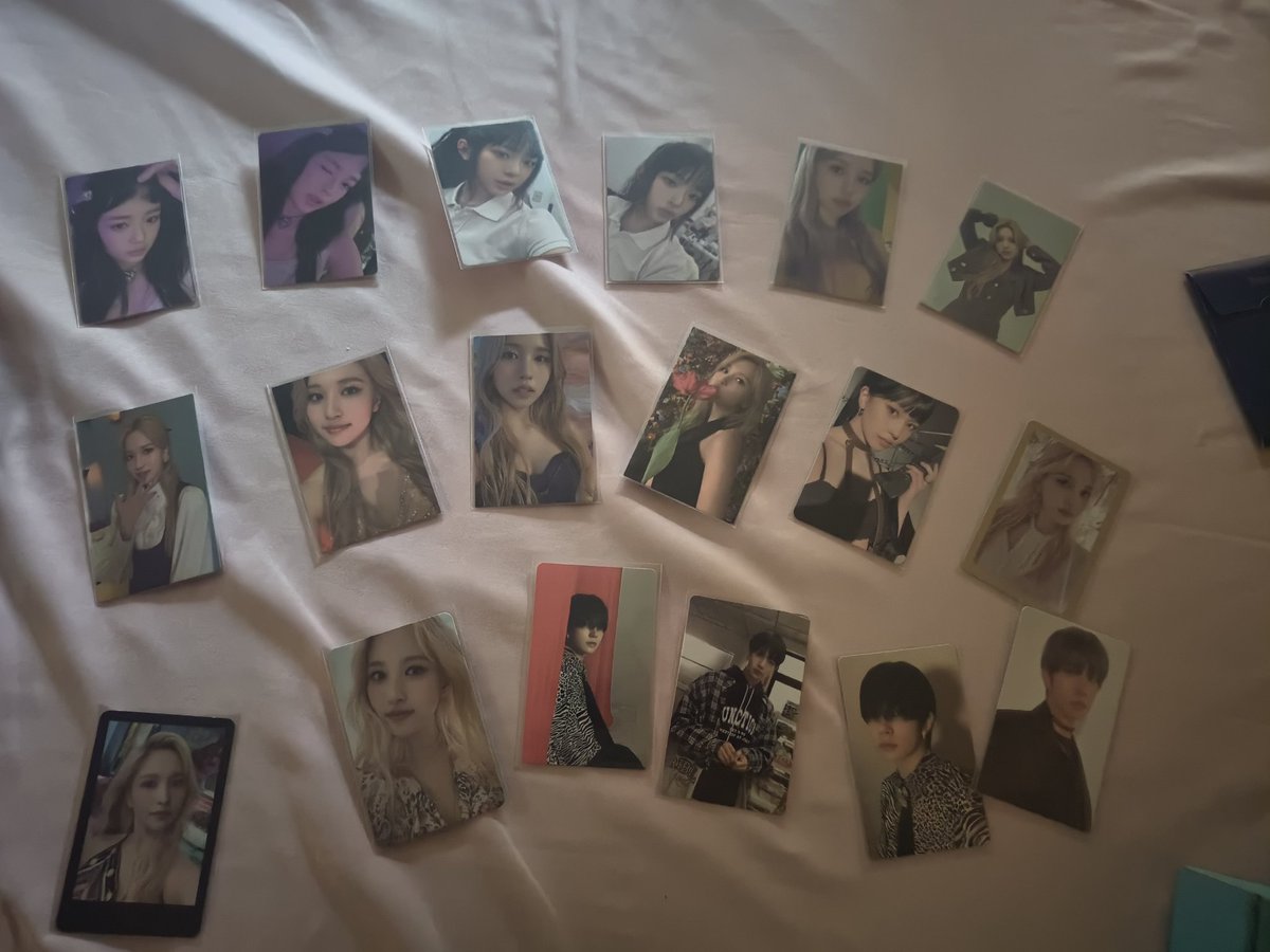 axlersbns's tweet photo. wts/lfb
- photocards assorted! all tingi!!!
- can take as whole set basta dm me for details! pm me for the prices din!
- prio taking more than 2 pcs!
- mop: gcash/ mod: flash express
thank youu! https://t.co/1ie7YsA01Q