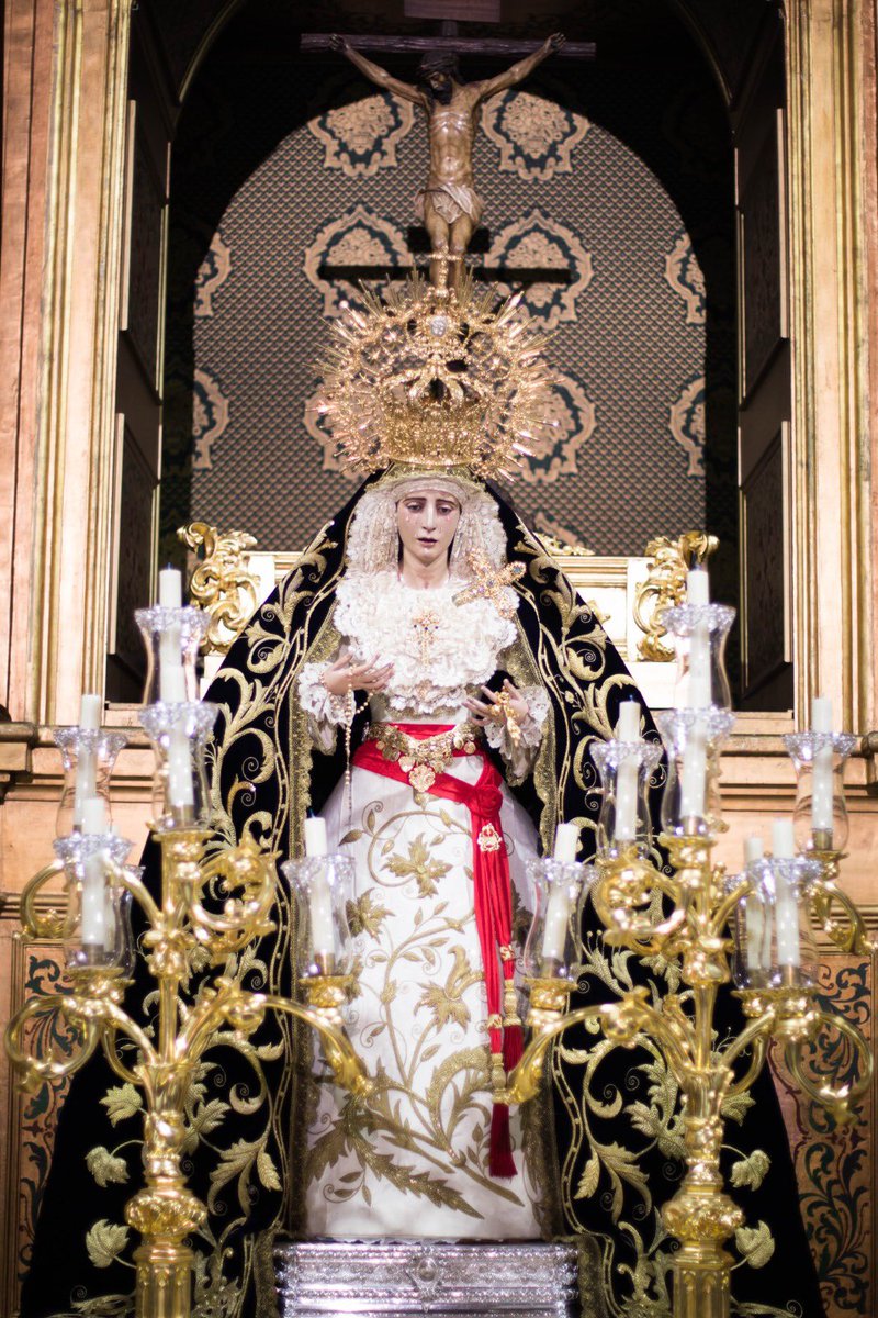 Nuestra Señora de los Dolores ataviada para el Santo Rosario de la Aurora, que tendrá lugar mañana domingo a las 7:00 horas.

¡Reina del Santísimo Rosario, ruega por nosotros!

🪡: <a href="/paquili1/">Paquili</a>
📸: <a href="/Detarno/">@Fjtarno</a>
#DoloresdelCerro
#PatronadelCerro
#ReinadelCerro
#TDSCofrade