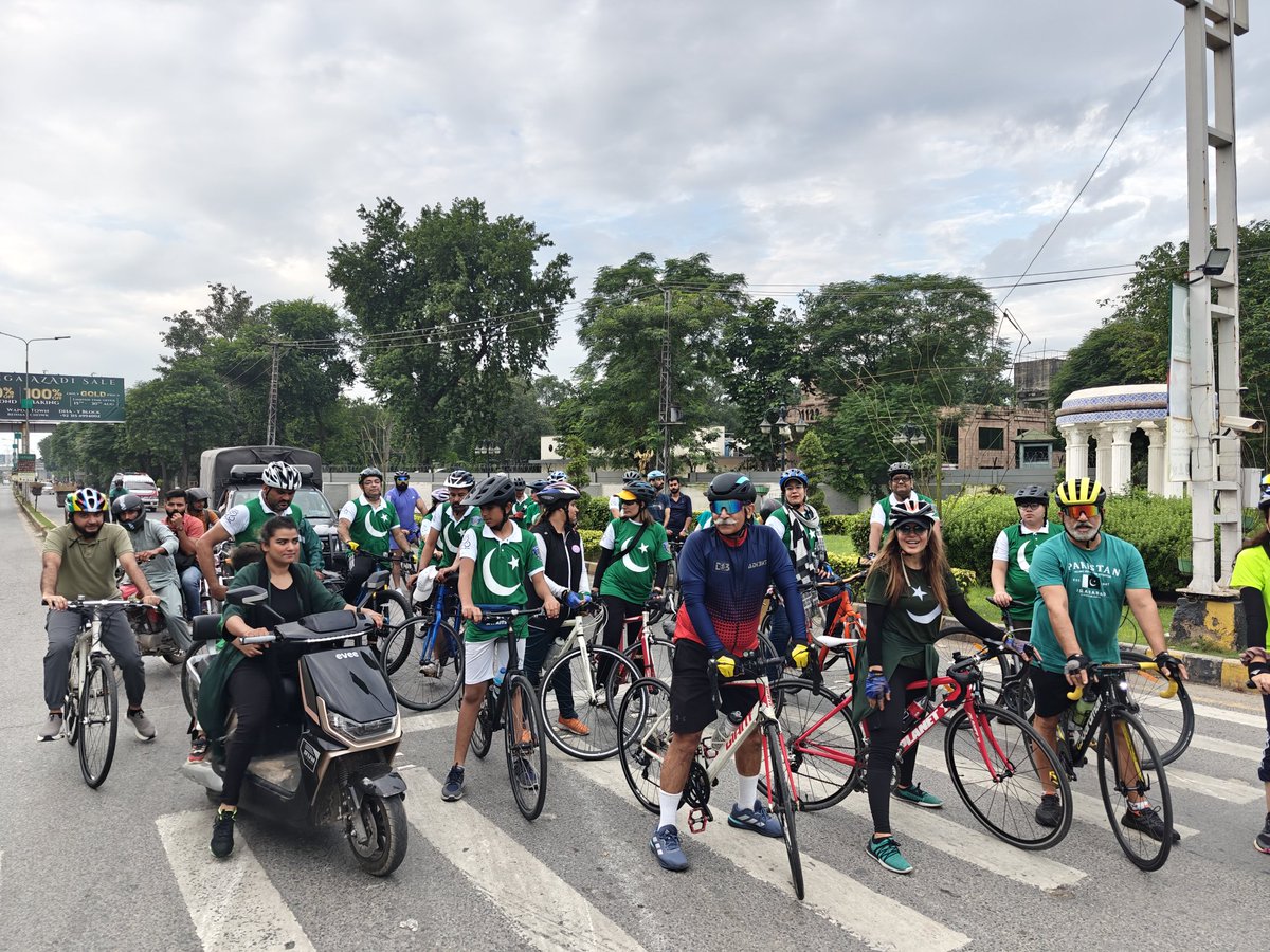 cycle99443's tweet photo. Defense Day Ride 

#defensedaypakistan #criticalmasslahore 
#Lahore https://t.co/OIMP3R2uFy