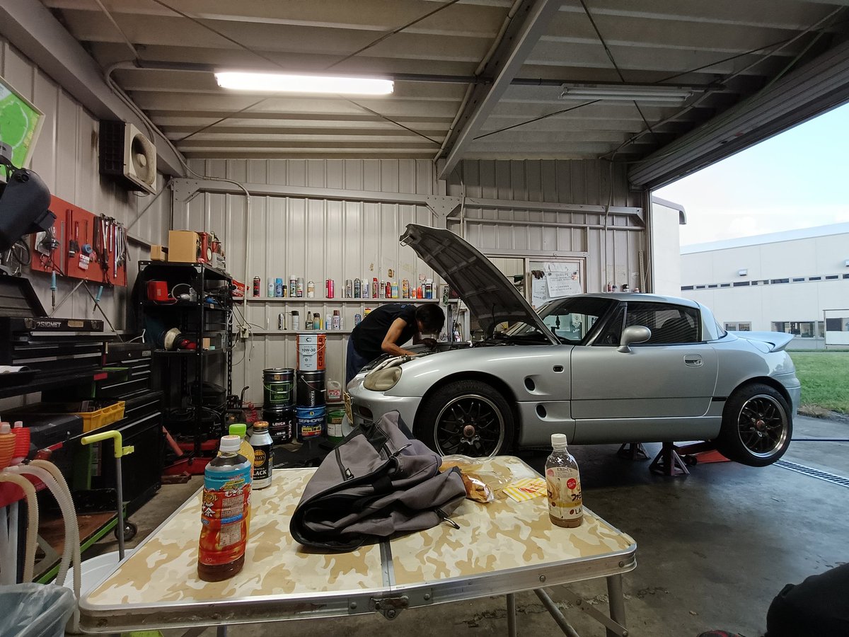 ピット清掃後、初めての整備車両は現在不動中のカプチーノ君！
無事に治りますように…'🙏