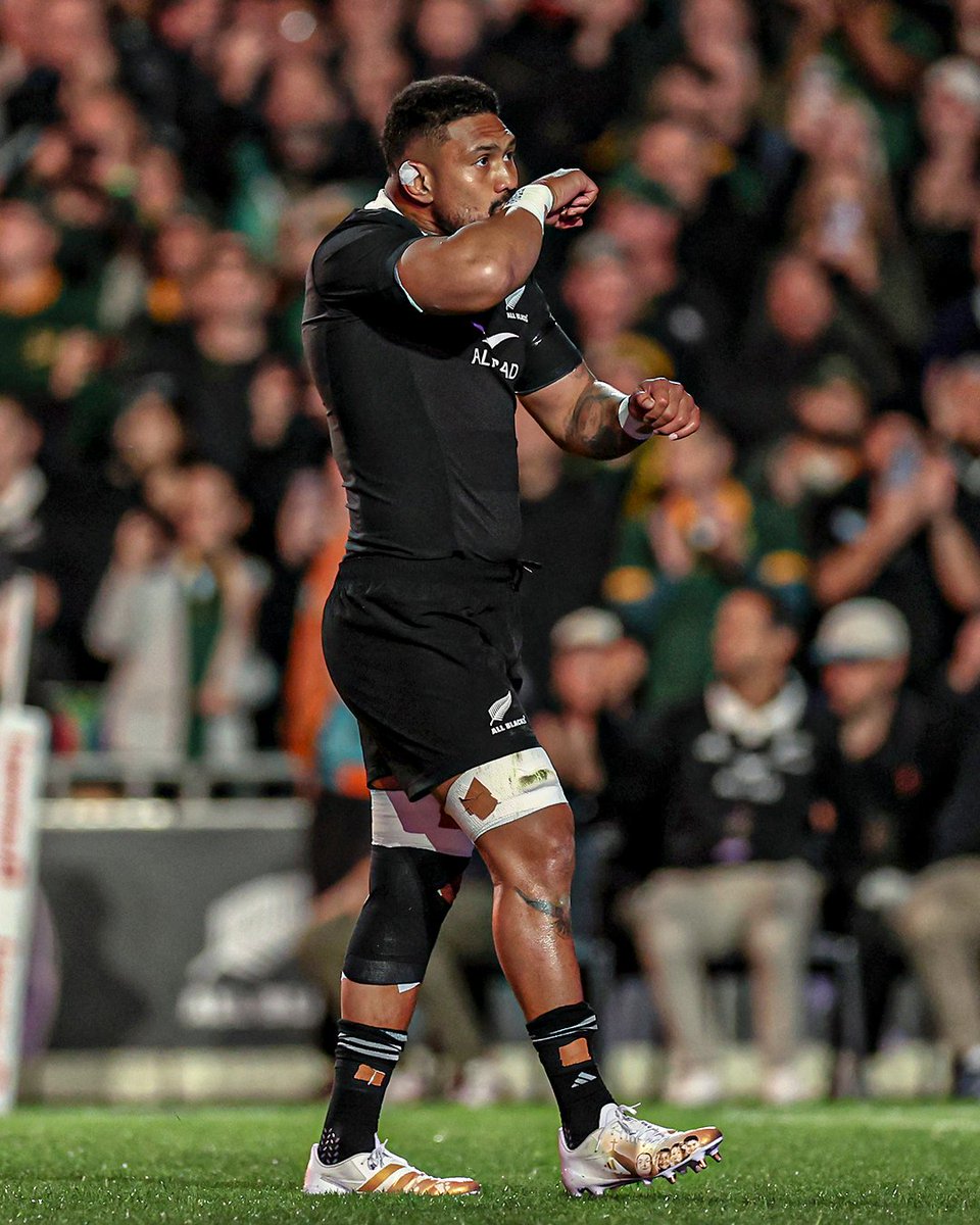 Oh man, he’s so elite. The ageless. The timeless. The eternal. Ardie Savea – making No. 1️⃣0️⃣0️⃣ a special one.
#NZLvRSA #RugbyChampionship