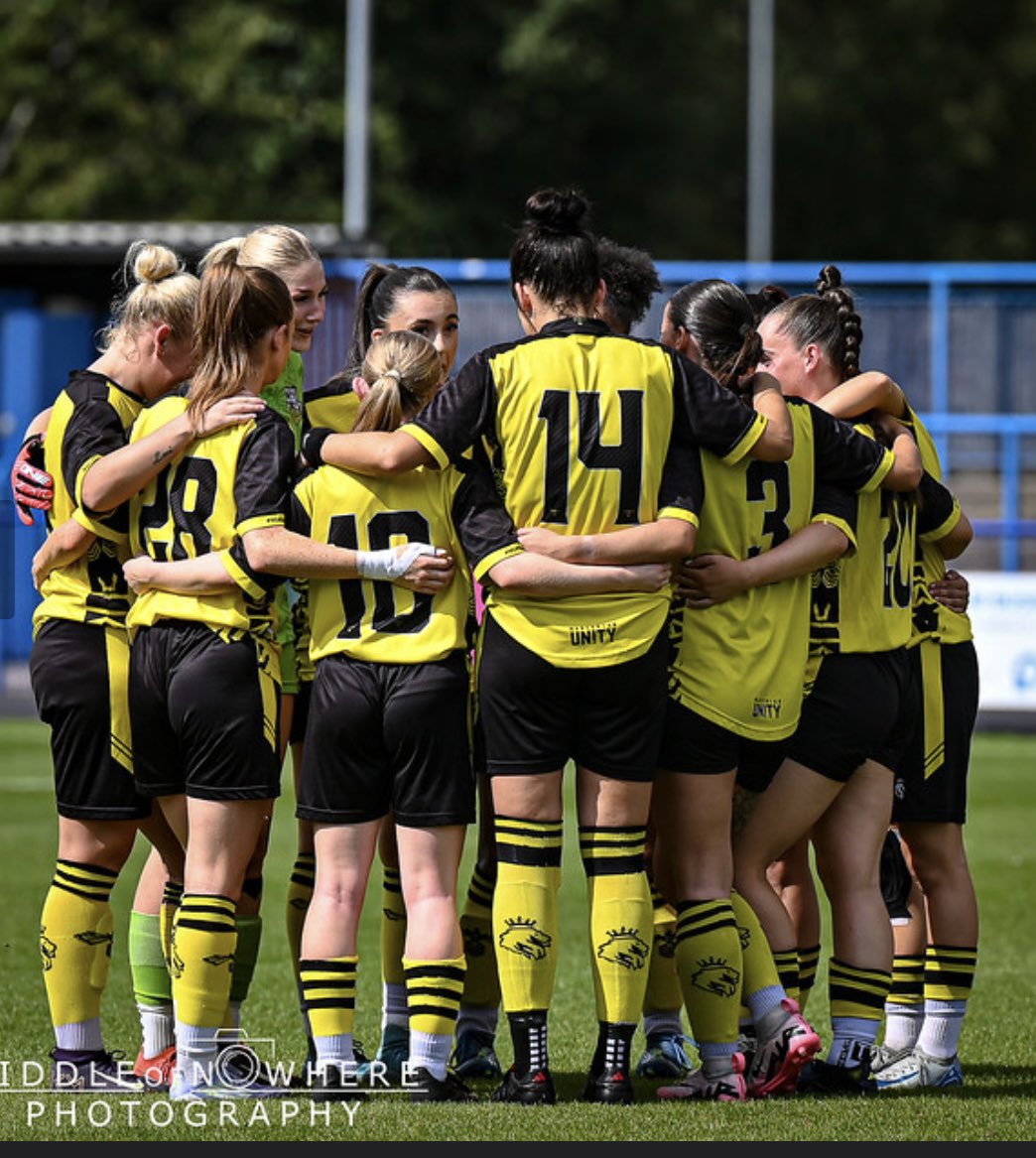 MancunianUnity's tweet image. 🔒Locked in ready for our biggest test of the season tomorrow as we host Bolton Wanderers.
📍Emplas North Commercial Stadium, OL9 0JT.
⏰2pm Kick Off.
🎫Adults £5 - Concessions £2.
🐝The resources between the clubs is worlds apart, we need you there right behind the team again
