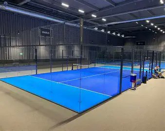 Pour ceux que ça intéresse, la légende Christophe Kerbrat va ouvrir un terrain de Padel à Plourin lès Morlaix. Permis déposé d'ici peu.