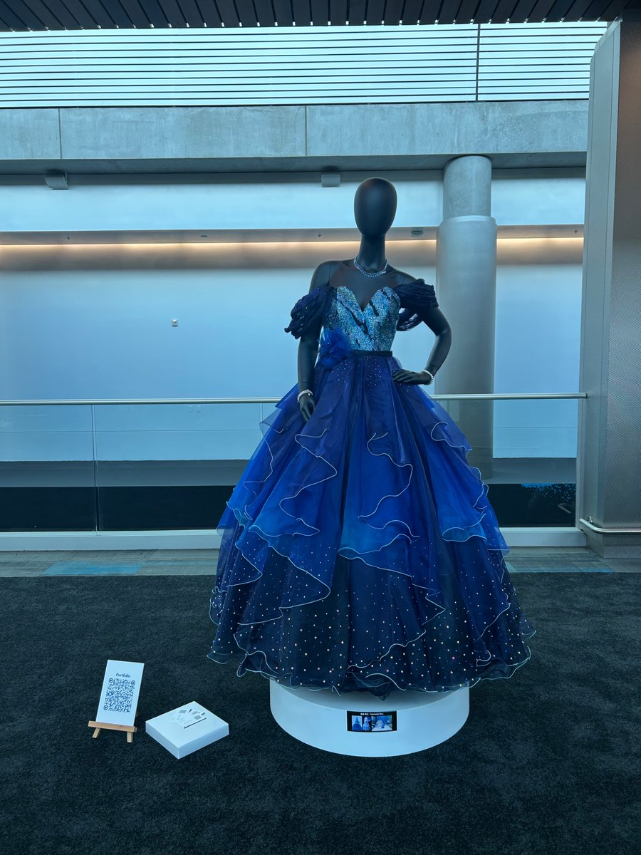 GeekOutKK's tweet image. Last year, GeekOut teamed up with Bunka Fashion College, Dentsu, and Roblox to launch a virtual fashion course in Japan, empowering young talents to design both IRL and on virtual platforms like Roblox.

Now, selected works from this course are on display at #RDC25 If you’re here…