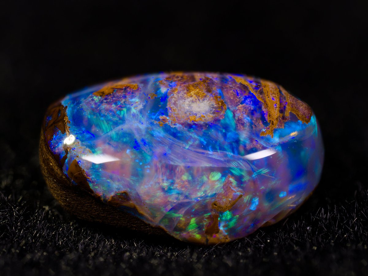 tshr681177101's tweet image. yowah産ボルダーオパール
ライティングが難しい😅

@TENSEKI3 
#BoulderOpal
#yowah