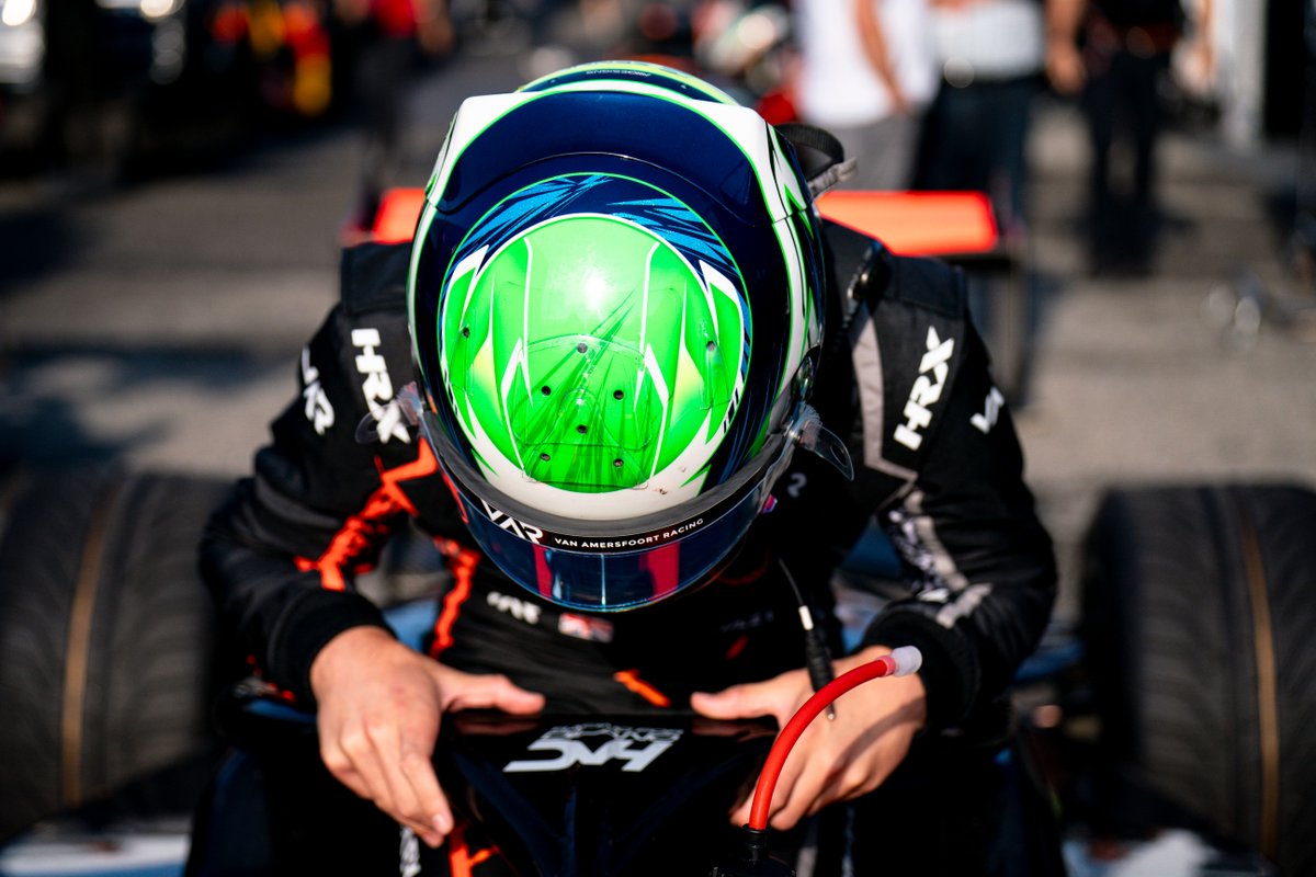 🏁 Sprint done – now it’s all about Sunday 🏁 

⚫ James brought the car home in P25 for VAR 🟠 

📺 Don’t miss tomorrow’s Feature Race – 7:15am UK on Sky F1 📺