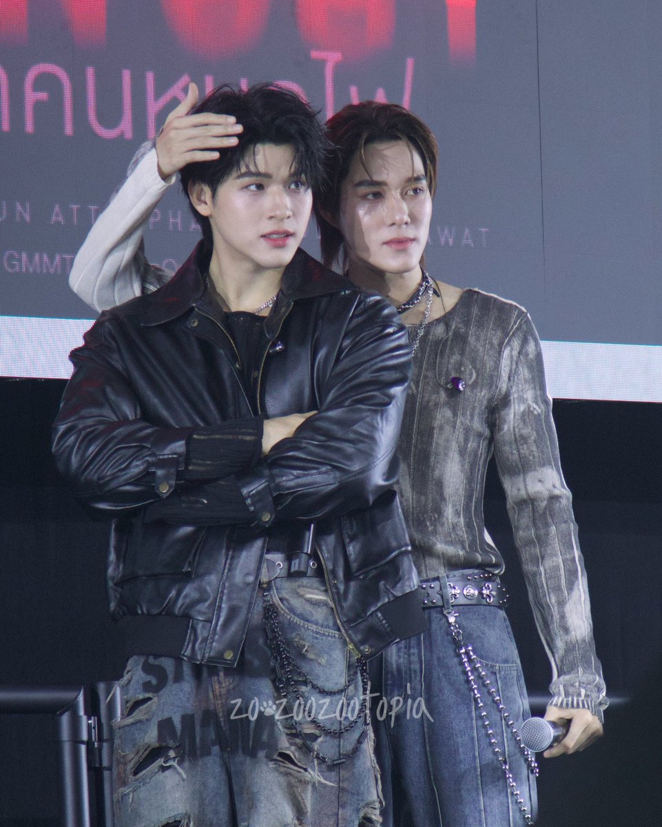 WHAT THE FCKKKKKKKKK

(pic ctto!)

SKYNANI SINGAPORE FANDAY

#GMMTVFANDAY24
#SkyNaniFanday24xSINGAPORE