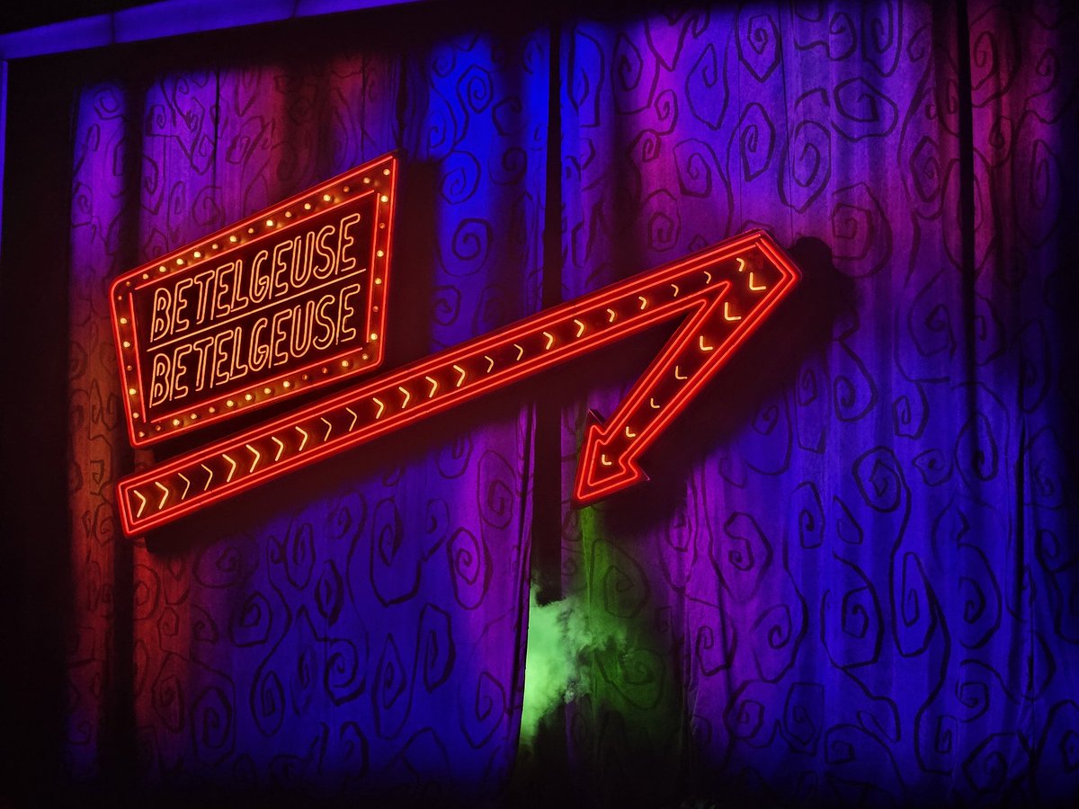 ItsMeScruffTV's tweet image. [Salsa music plays]

Wowie!! 2 musicals in 1 night!!