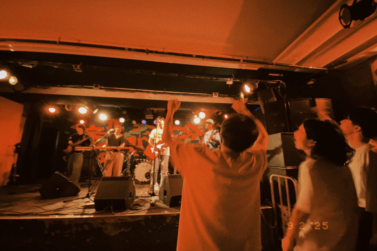 knxsr17's tweet photo. 先週のライブ振り返り、9/2はPangeaでHōsakuのリリパ🌾最高メンツでベリハピでしたな！！！他のバンド見てたHōsakuがめっちゃ楽しそうに見てたのもよかったし、Hōsakuのライブもこれからもっと大きくなっていく予感がしてよかった🥳Sunflowersのお客さんも何人かお会いできてご挨拶もできました☺️🌻 https://t.co/n075czQDnJ