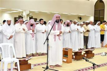 دعت وزارة الشؤون الإسلامية الأئمة والخطباء إلى إقامة صلاة الخسوف عند الساعة الـ 8 مساء الأحد الموافق الـ7 من سبتمبر الجاري، في عدد من المساجد المحددة بمحافظات (حولي، مبارك الكبير، الأحمدي، العاصمة، الفروانية، الجهراء).

وكانت الوزارة ذكرت في بيان صحفي أن وكيل الوزارة الدكتور بدر