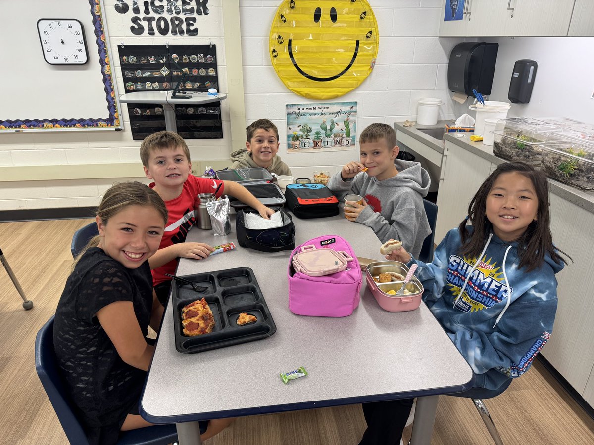 Laura Corey tweet media